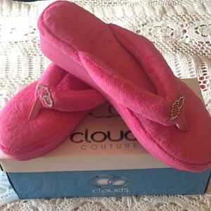 New Clouds Thong Style Slippers Size 10